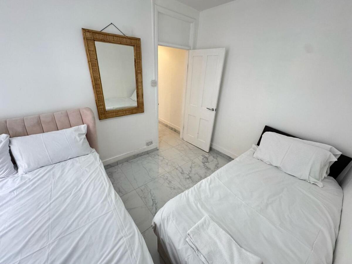 Apartment 2 Bedroom Flat On First Floor *